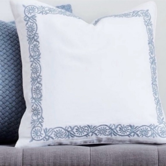 Boll & Branch - Set of 2 - Euro Shams - 20"x20" Inches - White/Shore - NWT - Picture 1 of 14